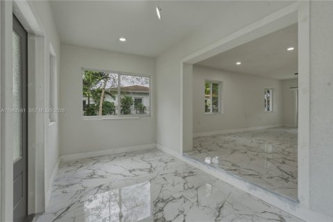 House in Miami, Florida 2 bedrooms, 82.13 sq.m. № 2043309 - photo 5