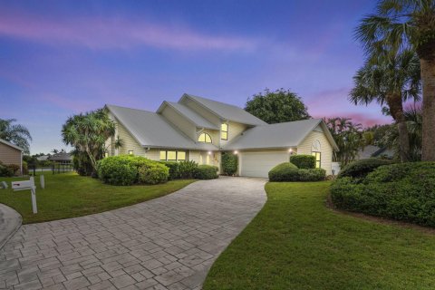 Casa en Hobe Sound, Florida 4 dormitorios, 207.73 m2 № 2078360
