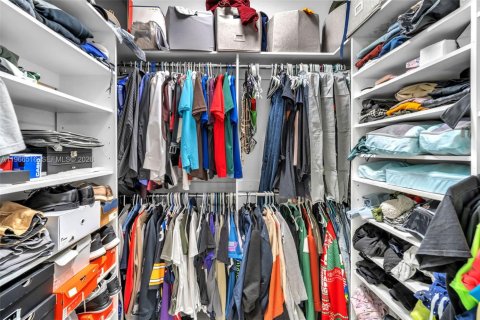 Купить виллу или дом в Пемброк-Пайнс, Флорида 3 спальни, 146.97м2, № 2028214 - фото 11