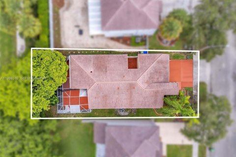 Купить виллу или дом в Пемброк-Пайнс, Флорида 3 спальни, 146.97м2, № 2028214 - фото 24