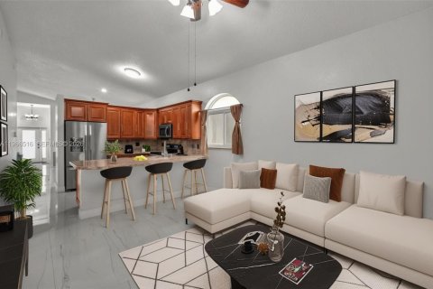 Дом в Пемброк-Пайнс, Флорида 3 спальни, 146.97м2 № 2028214