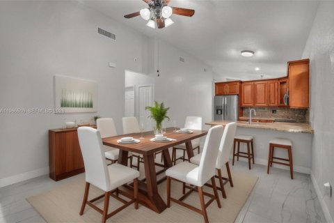 Купить виллу или дом в Пемброк-Пайнс, Флорида 3 спальни, 146.97м2, № 2028214 - фото 14