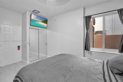 Купить виллу или дом в Пемброк-Пайнс, Флорида 3 спальни, 146.97м2, № 2028214 - фото 19