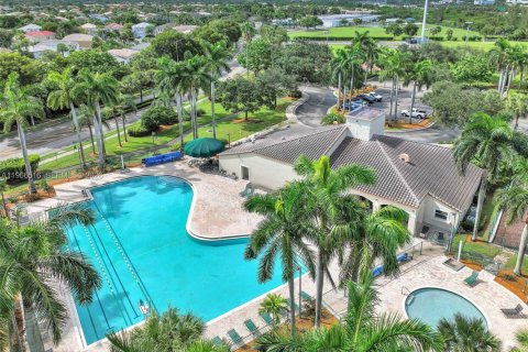 Купить виллу или дом в Пемброк-Пайнс, Флорида 3 спальни, 146.97м2, № 2028214 - фото 25