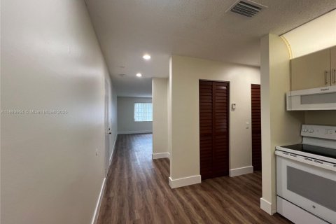 Copropriété à louer à Cutler Bay, Floride: 1 chambre, 50.45 m2 № 1946044 - photo 12