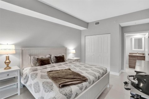 Купить кондоминиум в Санни-Айлс-Бич, Флорида 2 спальни, 146.69м2, № 1967091 - фото 20