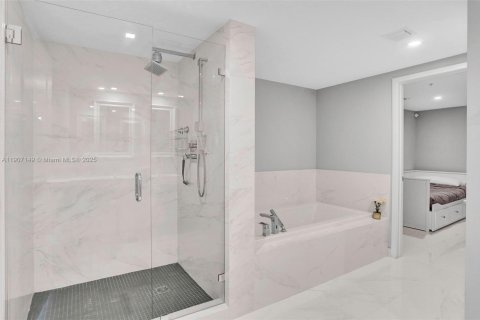 Купить кондоминиум в Санни-Айлс-Бич, Флорида 2 спальни, 146.69м2, № 1967091 - фото 29