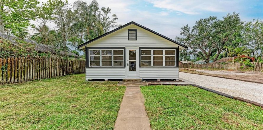 House in Bradenton, Florida 3 bedrooms, 117.61 sq.m. № 1670823