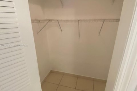 Villa ou maison à louer à Miami, Floride: 1 chambre, 65.03 m2 № 1956610 - photo 5