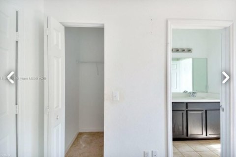 Townhouse in Lauderdale Lakes, Florida 3 bedrooms, 148.27 sq.m. № 1766658 - photo 9