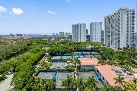 Condominio en venta en Aventura, Florida, 3 dormitorios, 244.33 m2 № 2058735 - foto 25