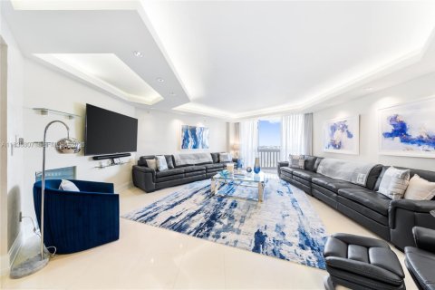 Condominio en venta en Aventura, Florida, 3 dormitorios, 244.33 m2 № 2058735 - foto 3