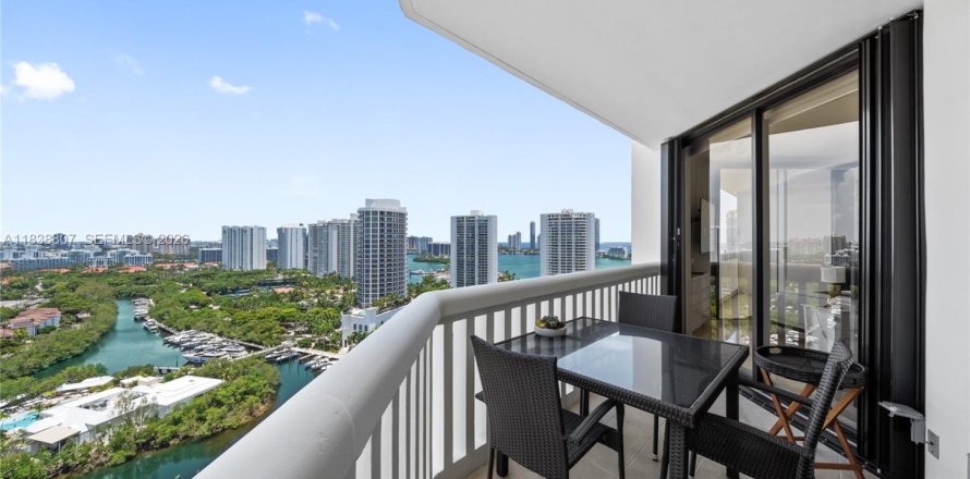 Condominio en Aventura, Florida, 3 dormitorios № 2058735