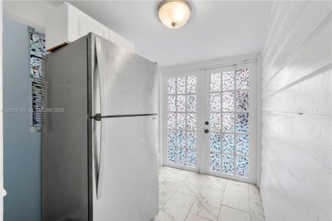 House in Oakland Park, Florida 2 bedrooms, 55 sq.m. № 2069342 - photo 9