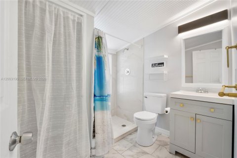 House in Oakland Park, Florida 2 bedrooms, 55 sq.m. № 2069342 - photo 7