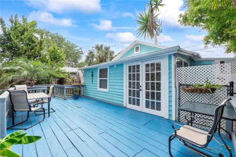 House in Oakland Park, Florida 2 bedrooms, 55 sq.m. № 2069342 - photo 12