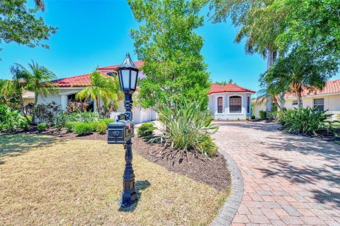Villa ou maison à vendre à Sarasota, Floride: 4 chambres, 332.31 m2 № 2151330 - photo 3