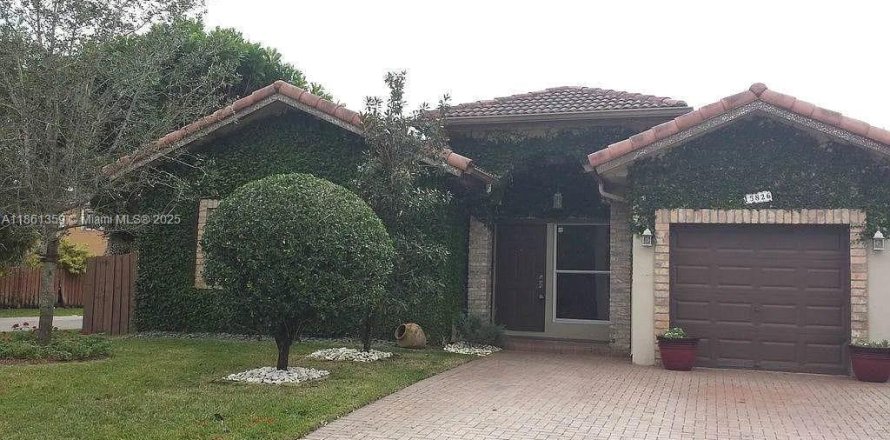 Villa ou maison à Miami, Floride 3 chambres, 177.44 m2 № 1961100