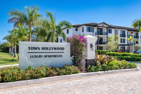 Condo à Hollywood, Floride, 2 chambres  № 2274554