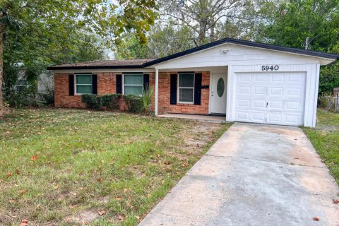 House in Jacksonville, Florida 4 bedrooms, 120.49 sq.m. № 777570 - photo 1