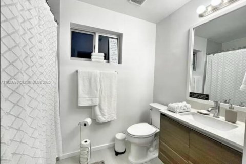 Condominio en venta en Miami, Florida, 2 dormitorios, 77.76 m2 № 1807808 - foto 12