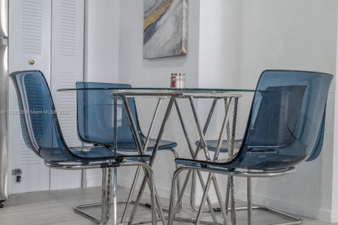 Condominio en venta en Miami, Florida, 2 dormitorios, 77.76 m2 № 1807808 - foto 5