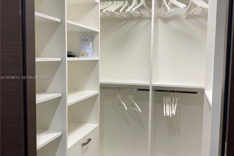 Снять в аренду кондоминиум в Майами, Флорида 2 спальни, 102.84м2, № 2046116 - фото 13