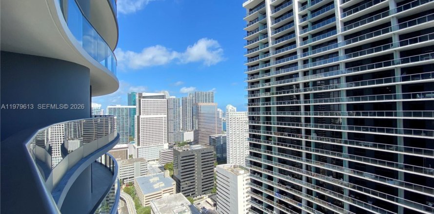 Кондоминиум с 2 спальнями в Майами, Флорида № 2046116