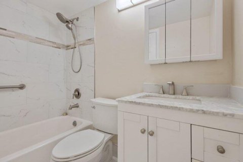 Condominio en venta en Deerfield Beach, Florida, 1 dormitorio, 66.8 m2 № 2085661 - foto 10