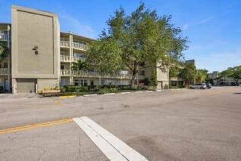 Condominio en venta en Deerfield Beach, Florida, 1 dormitorio, 66.8 m2 № 2085661 - foto 17