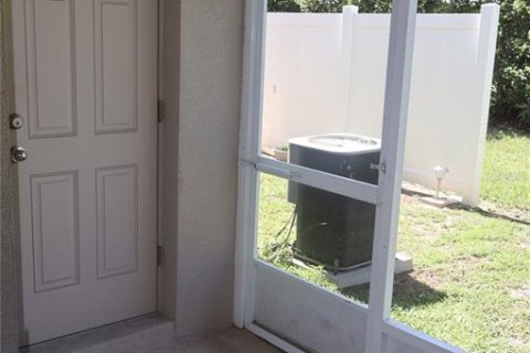 Townhouse in Ocala, Florida 2 bedrooms, 105.35 sq.m. № 1901632 - photo 7
