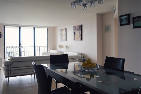 Copropriété à vendre à Aventura, Floride: 2 chambres, 102.56 m2 № 1963293 - photo 8