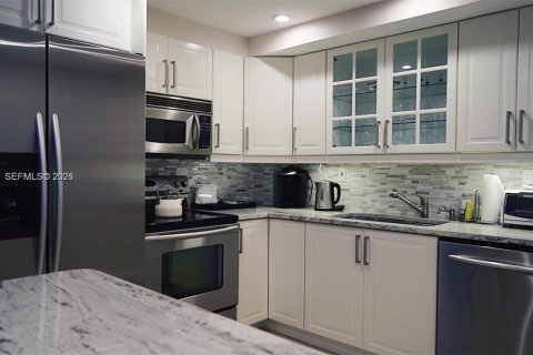 Copropriété à vendre à Aventura, Floride: 2 chambres, 102.56 m2 № 1963293 - photo 12