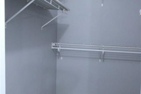 Купить кондоминиум в Тарпон-Спрингс, Флорида 8 комнат, 90.95м2, № 2102677 - фото 19