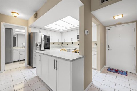 Condo in Saint Petersburg, Florida, 2 bedrooms  № 1515677 - photo 7