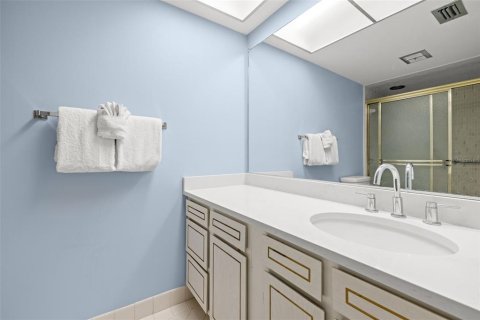 Condo in Saint Petersburg, Florida, 2 bedrooms  № 1515677 - photo 15