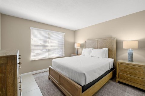 Condo in Saint Petersburg, Florida, 2 bedrooms  № 1515677 - photo 19