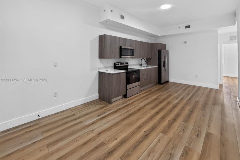 Apartment in Miami, Florida 2 bedrooms, 74.32 sq.m. № 2381708 - photo 2