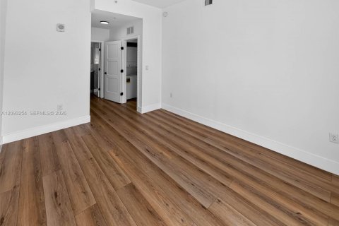 Apartment in Miami, Florida 2 bedrooms, 74.32 sq.m. № 2381708 - photo 12
