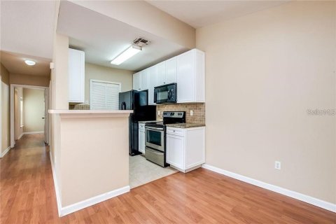 Condo in Orlando, Florida, 3 bedrooms  № 1358366 - photo 16