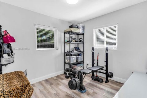 House in Hollywood, Florida 3 bedrooms, 98.1 sq.m. № 1801102 - photo 18