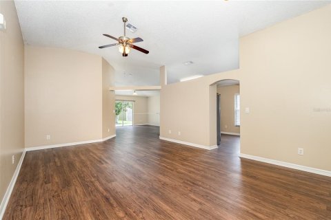 House in Melbourne, Florida 4 bedrooms, 176.7 sq.m. № 1913355 - photo 3