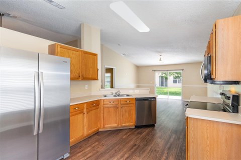 House in Melbourne, Florida 4 bedrooms, 176.7 sq.m. № 1913355 - photo 7