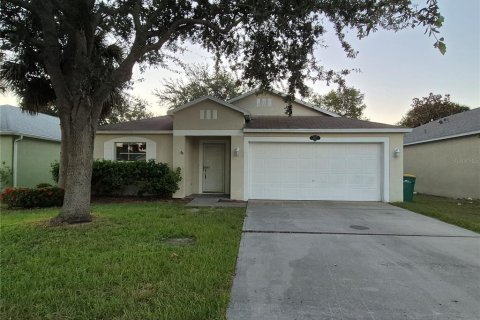 House in Melbourne, Florida 4 bedrooms, 176.7 sq.m. № 1913355 - photo 1