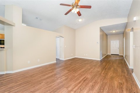 House in Melbourne, Florida 4 bedrooms, 176.7 sq.m. № 1913355 - photo 2
