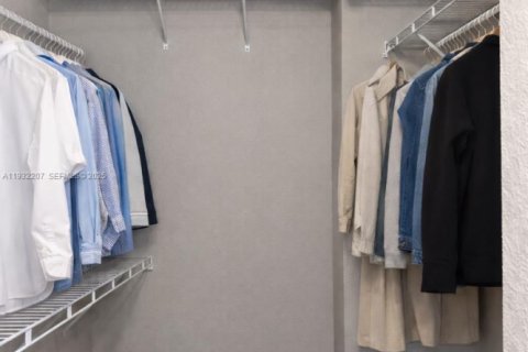 Снять в аренду кондоминиум в Холливуд, Флорида 1 спальня, 69.21м2, № 1990794 - фото 10