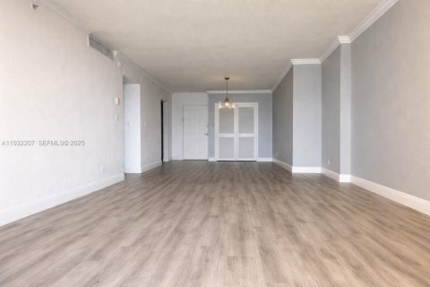 Снять в аренду кондоминиум в Холливуд, Флорида 1 спальня, 69.21м2, № 1990794 - фото 2