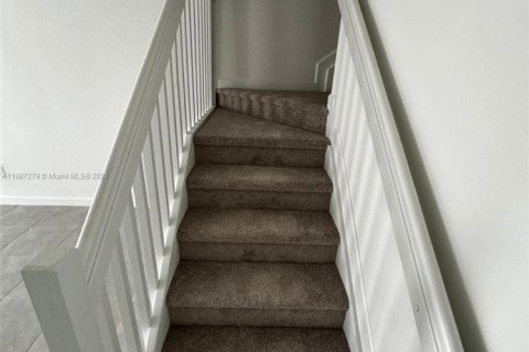 Adosado en venta en Pembroke Pines, Florida, 4 dormitorios, 175.4 m2 № 1933001 - foto 16