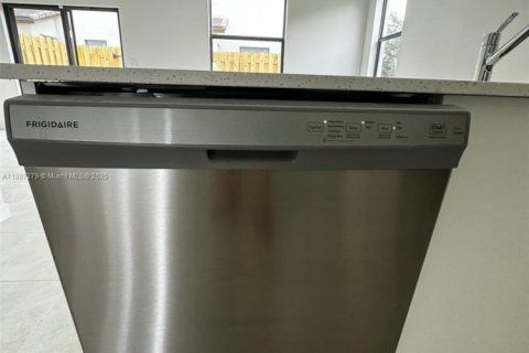 Adosado en venta en Pembroke Pines, Florida, 4 dormitorios, 175.4 m2 № 1933001 - foto 15