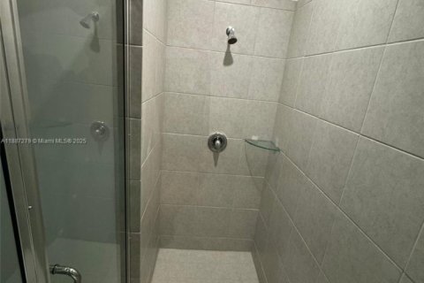 Adosado en venta en Pembroke Pines, Florida, 4 dormitorios, 175.4 m2 № 1933001 - foto 26